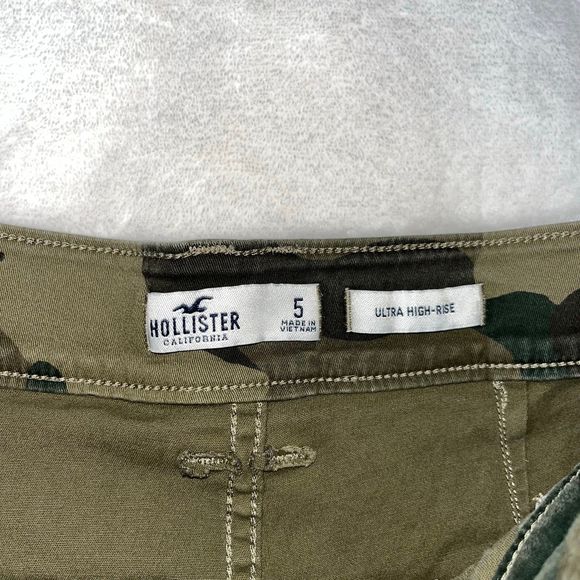 Hollister high rise camo jean shorts - Picture 5 of 5